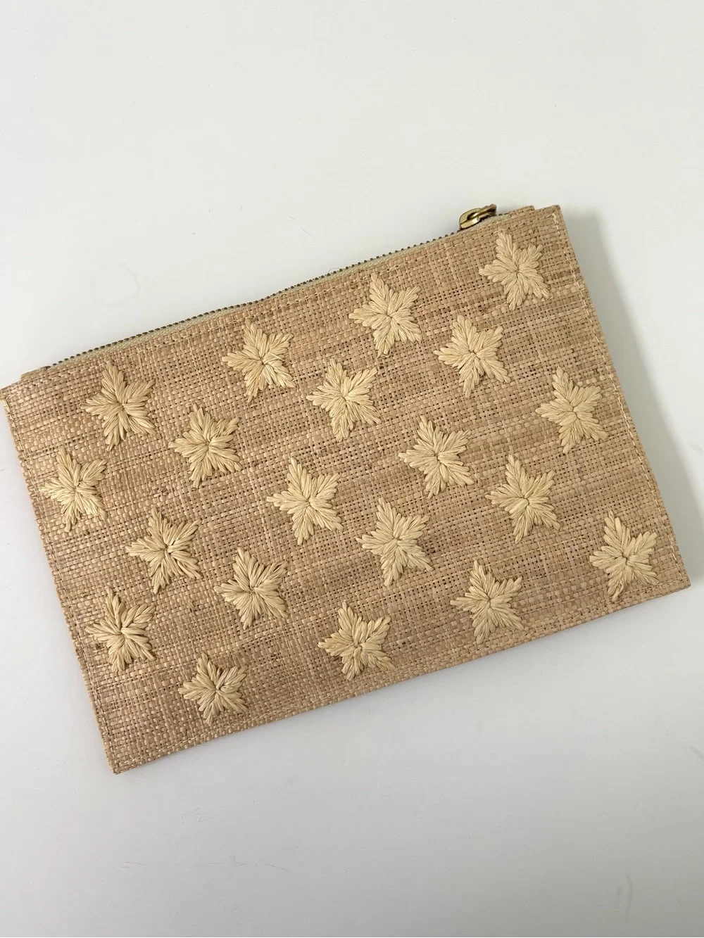 KAYU Star Beige Woven Straw Clutch NWT Natural Zip-Closure Tassel